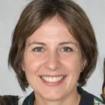 Alia Müller, Kundin